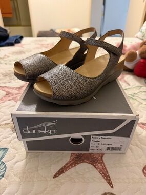 Dansko Marcy Metallic Pewter Wedge Sandals - Pewter. Size 39